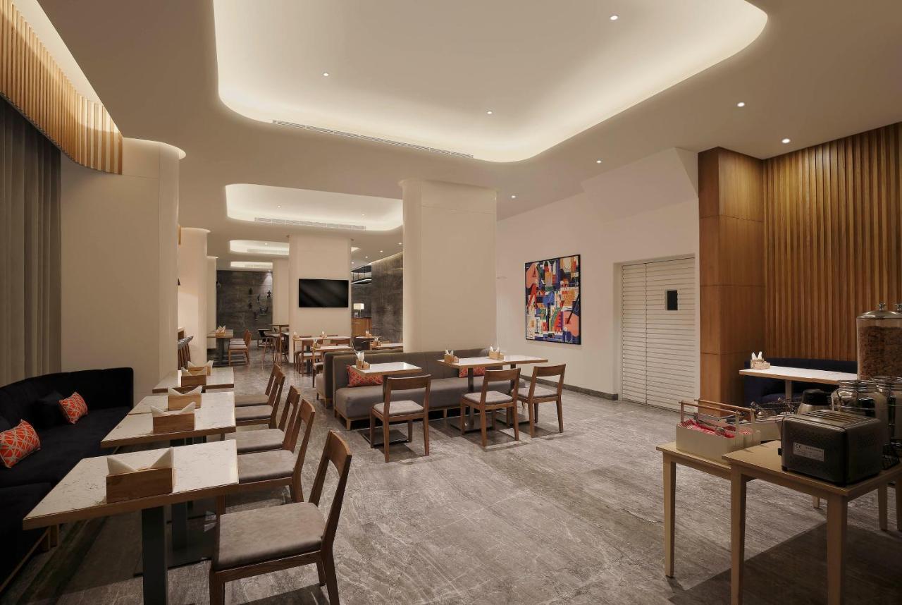 Holiday Inn Express Hyderabad Hitec City By Ihg Esterno foto